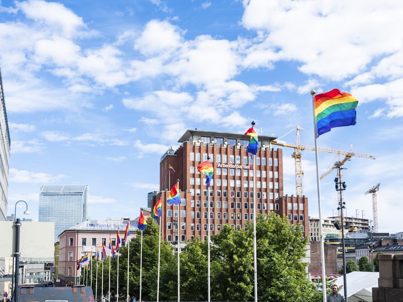 Pride - Regnbueflagg ved Youngstorget VO06408 Foto Didrick Stenersen